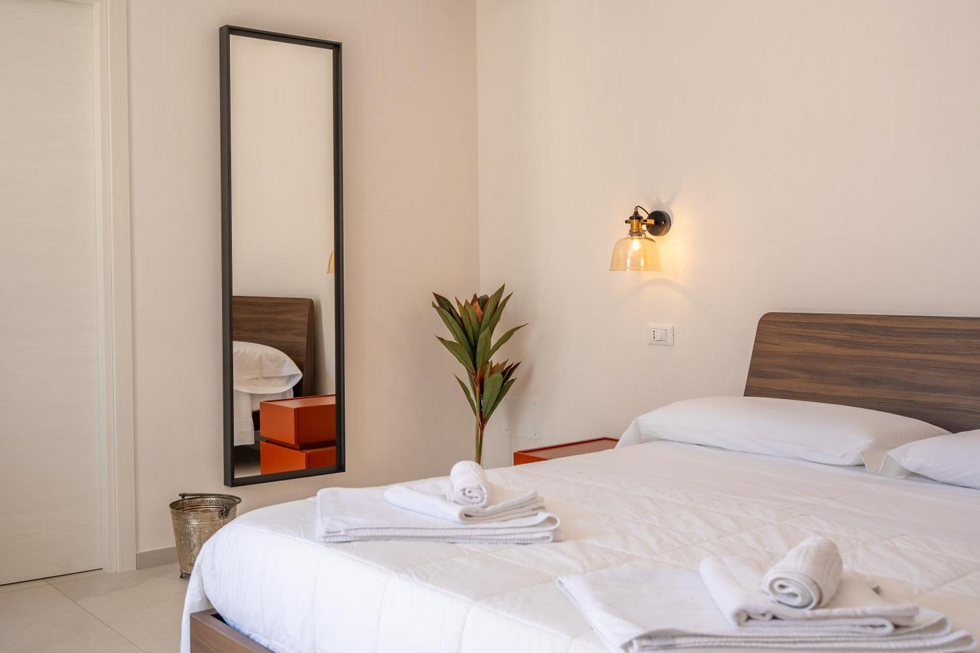Murieri Rooms Otranto Ngoại thất bức ảnh